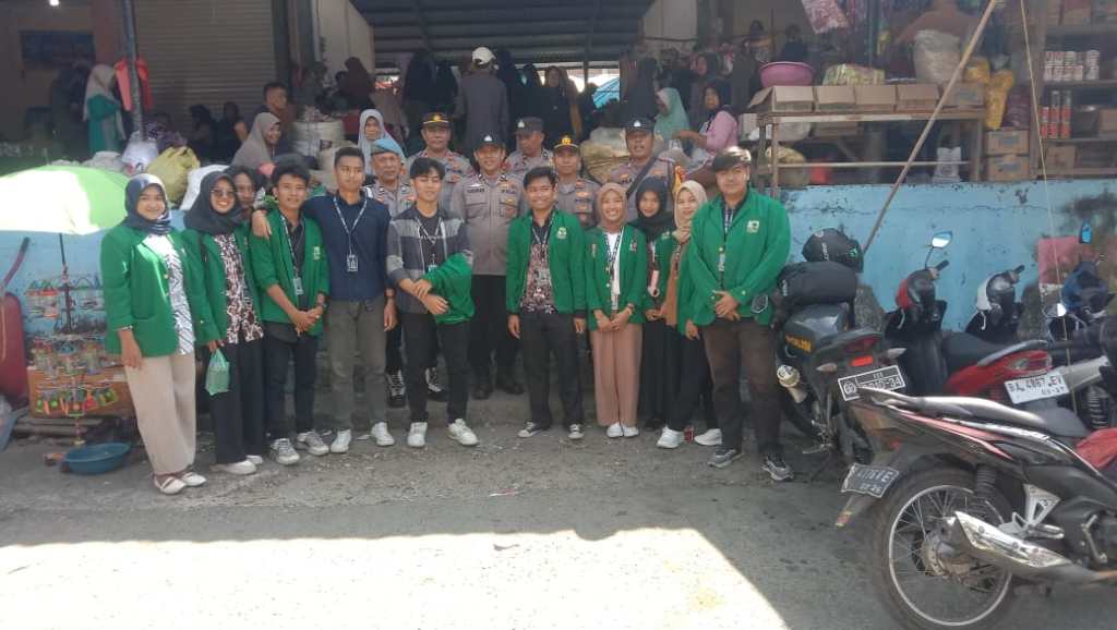 Polsek Tanah Datar Gelar Patroli Pasar, Gandeng Mahasiswa KKN Pastikan Keamanan dan Kenyamanan Masyarakat Dalam&nbsp;Beraktifitas