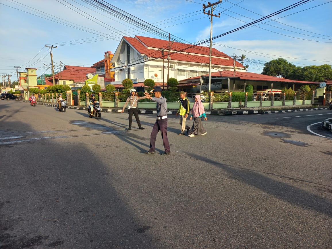 Polres Pariaman melaksanakan Pengaturan Pagi dalam rangka Operasi Patuh Singgalang 2025