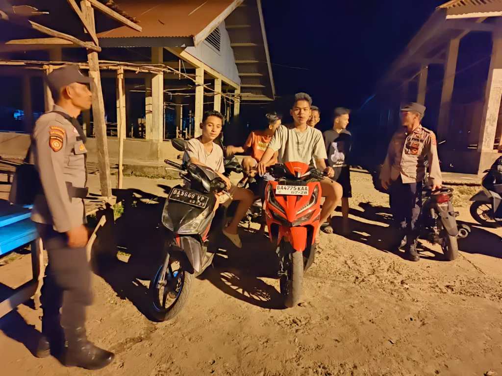 Demi Tercipta Situasi Aman dan Kondusif, Personel Polsek Lubuk Tarok Laksanakan Patroli dan Himbauan&nbsp;kamtibmas