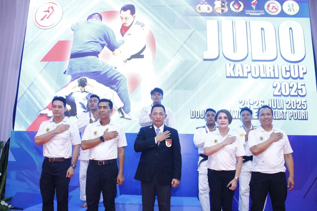 Kapolri Jadi Wasit di Kejuaraan Judo Kapolri Cup&nbsp;2025