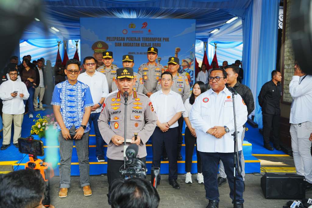 Lepas Buruh Terdampak PHK dan Angkatan Kerja Baru, Kapolri: Kabar Gembira di Tengah Dampak&nbsp;Global