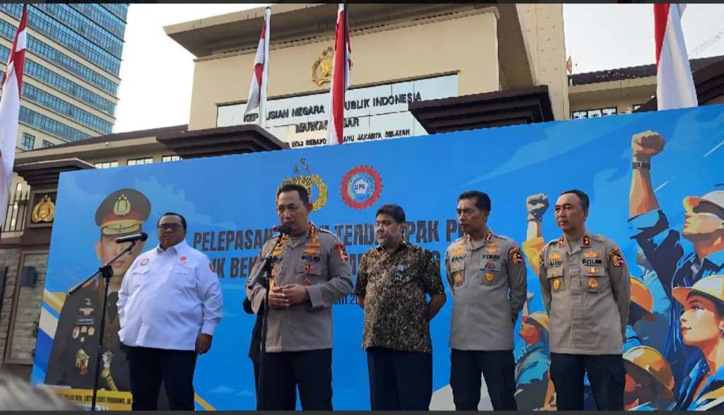 Kapolri Siang Ini Lepas 1.575 Buruh Terdampak PHK dan Angkatan Kerja&nbsp;Baru