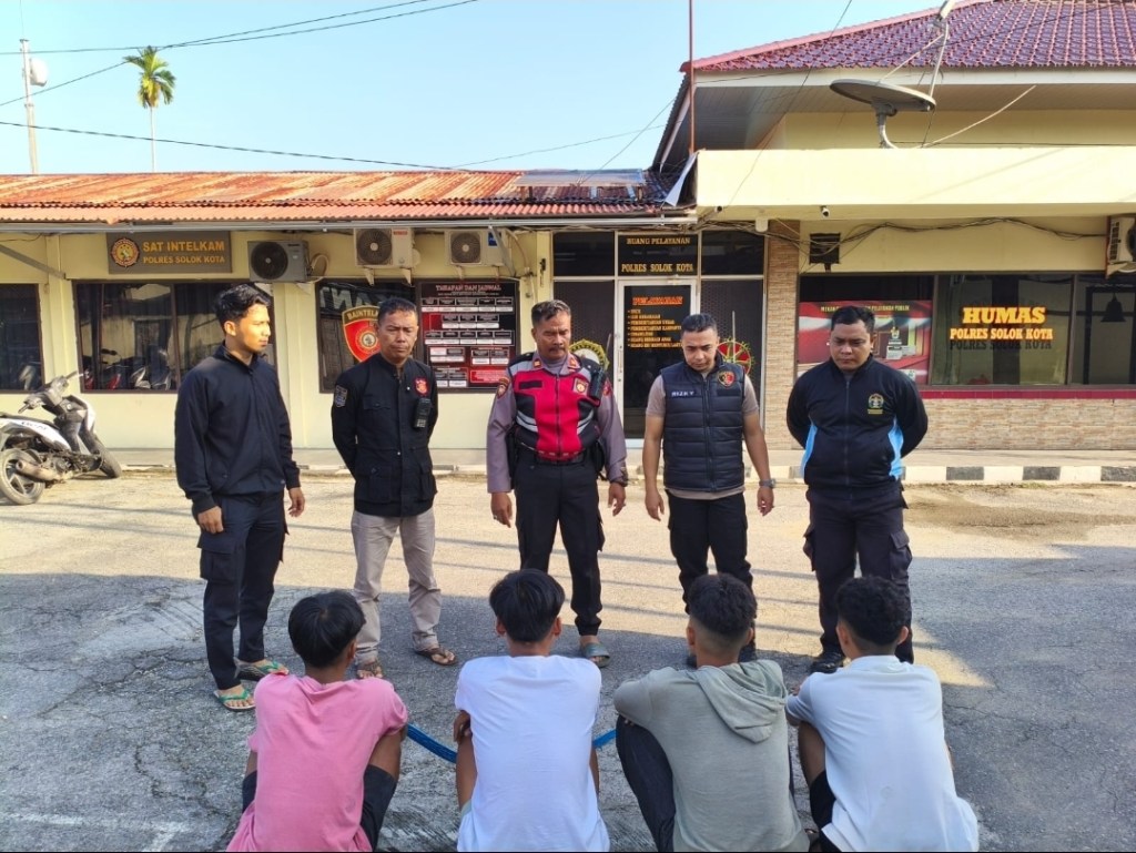 Antisipasi Zero Tawuran dan Zero Balap Liar, Personel Polres Solok Kota Amankan 4 Pemuda Pelaku&nbsp;Tawuran