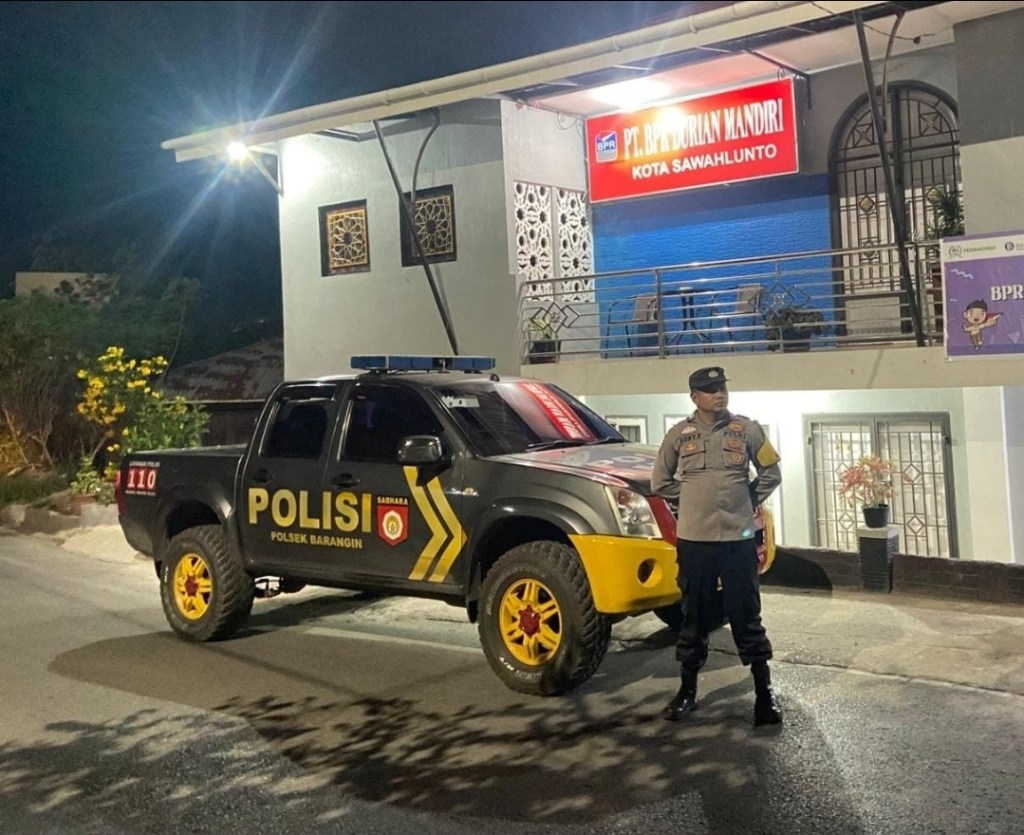 Polsek Barangin Laksanakan Patroli Malam untuk Jaga Kamtibmas di Kecamatan&nbsp;Barangin