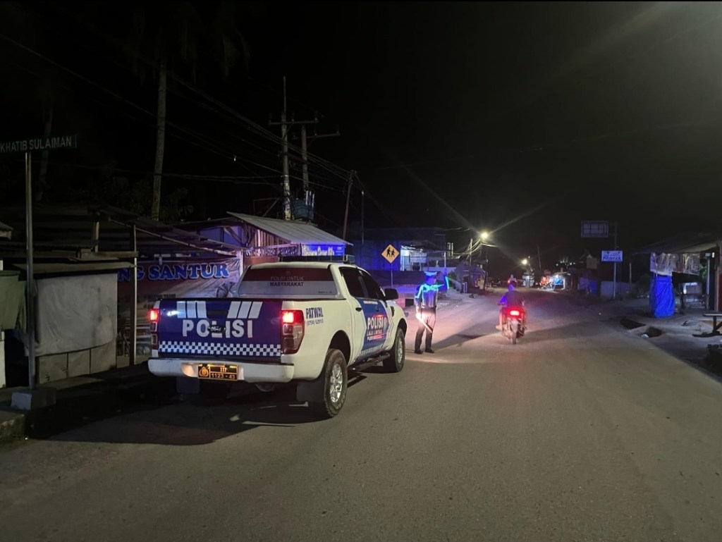 Patroli Malam Sat Lantas Polres Sawahlunto Ciptakan Kamtibmas yang&nbsp;Kondusif
