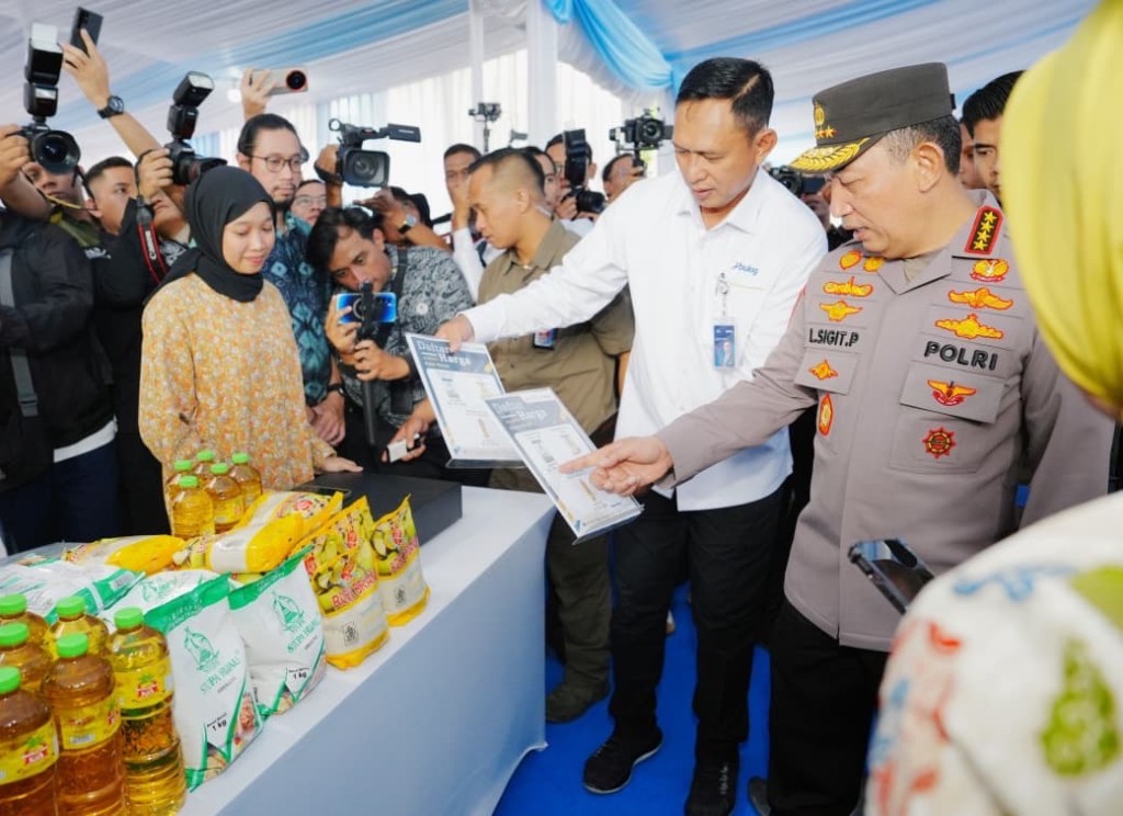 Polri dan Bulog Kick-Off Gerakan Pangan Murah Serentak di Seluruh&nbsp;Indonesia
