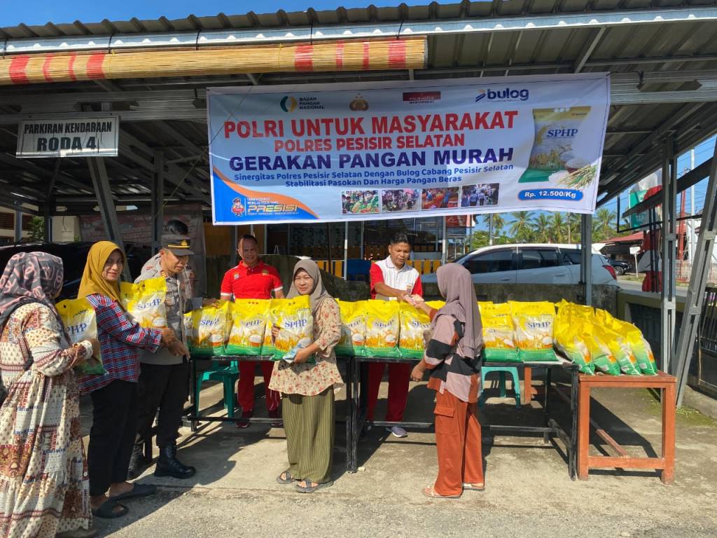 Polsek Koto XI Tarusan Gelar Gerakan Pangan Murah, Warga Antusias Beras SPHP Ludes dalam Satu&nbsp;Jam