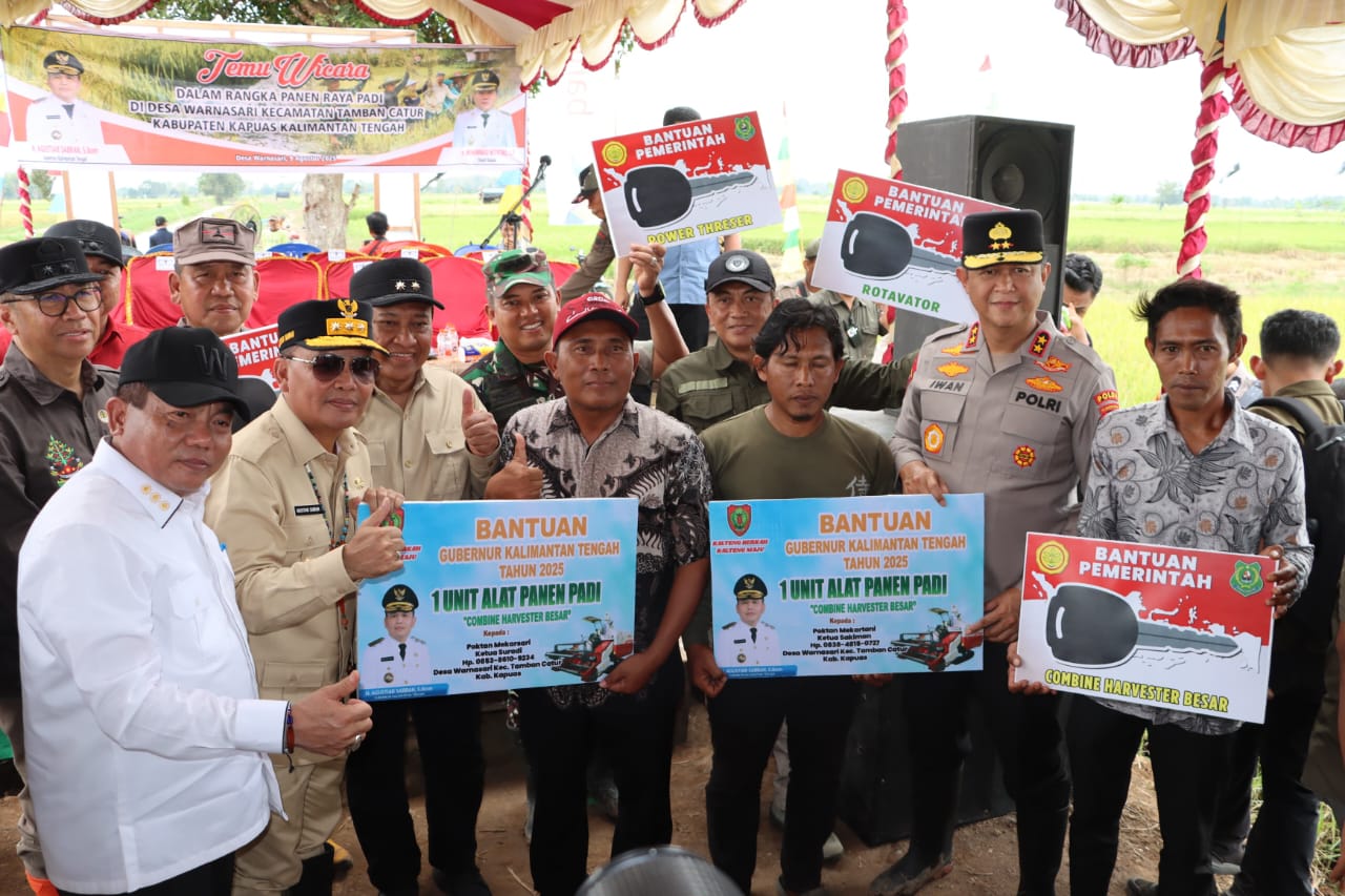 Kapolda Kalteng dan Gubernur Panen Raya Padi di Kapuas, Wujud Dukungan terhadap Ketahanan Pangan