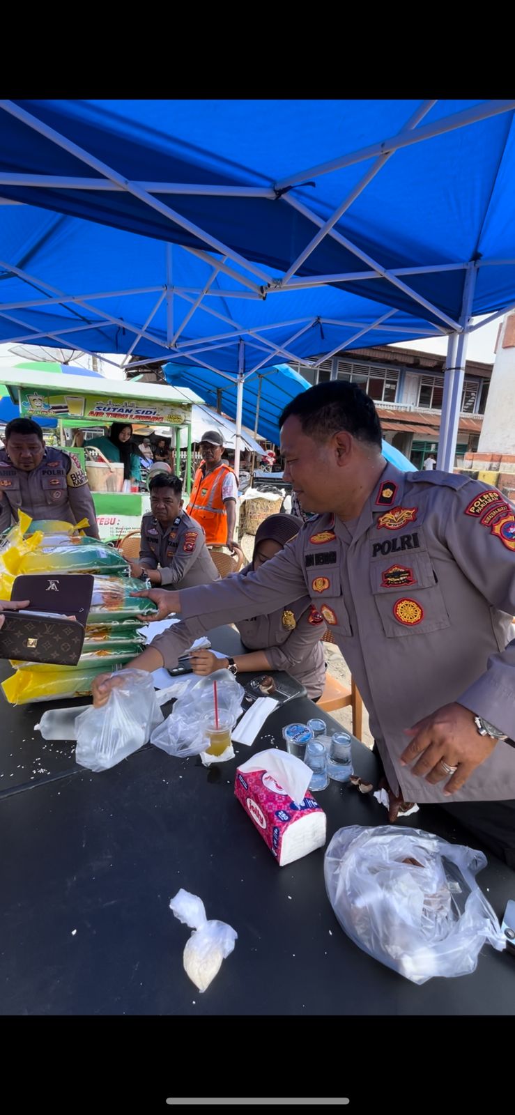 Sinergi Polri, Bapanas, dan Bulog: Polres Pariaman Salurkan Beras Murah untuk Warga