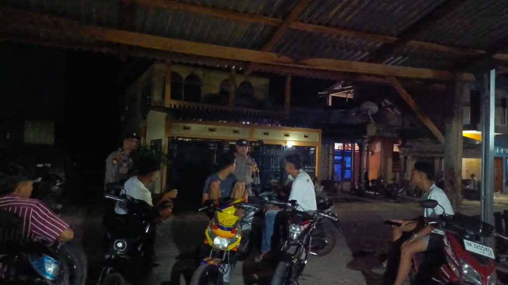 Personel Polsek Lubuk Tarok Berikan Himbauan Kamtibmas Antisipasi Terjadinya Balap Liar dan&nbsp;Premanisme