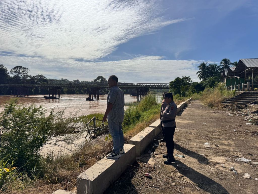Polsek Sitiung I Koto Agung Monitoring Aktivitas PETI di Sungai Batang&nbsp;Hari
