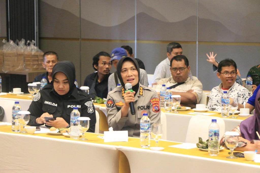 Kabid Humas Polda Sumbar Hadiri Rapat Koordinasi Pembahasan Indeks Kemerdekaan Pers dan Program Prioritas Presiden di&nbsp;Sumbar