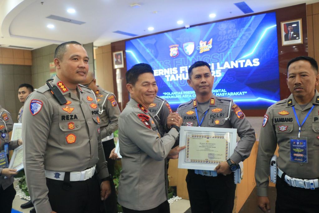 Sejumlah Satlantas Jajaran Polda Sumbar Raih Piagam Penghargaan Pada Rakernis Fungsi Lantas Tahun&nbsp;2025