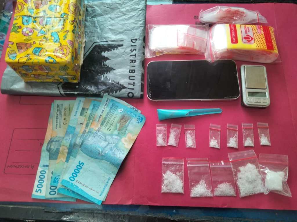 Tim Lupak Satresnarkoba Polres Dharmasraya Beraksi, Ringkus 4 Pengedar Sabu dalam&nbsp;Semalam