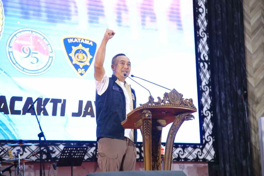 Bentuk Bakti 30 Akabri 95, Ratusan Bansos Diberikan Kepada&nbsp;Masyarakat