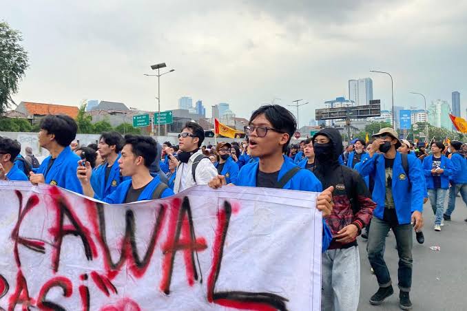 Mahasiswa Datang Usai Massa Buruh Pergi, Polisi Sebut Situasi&nbsp;Kondusif