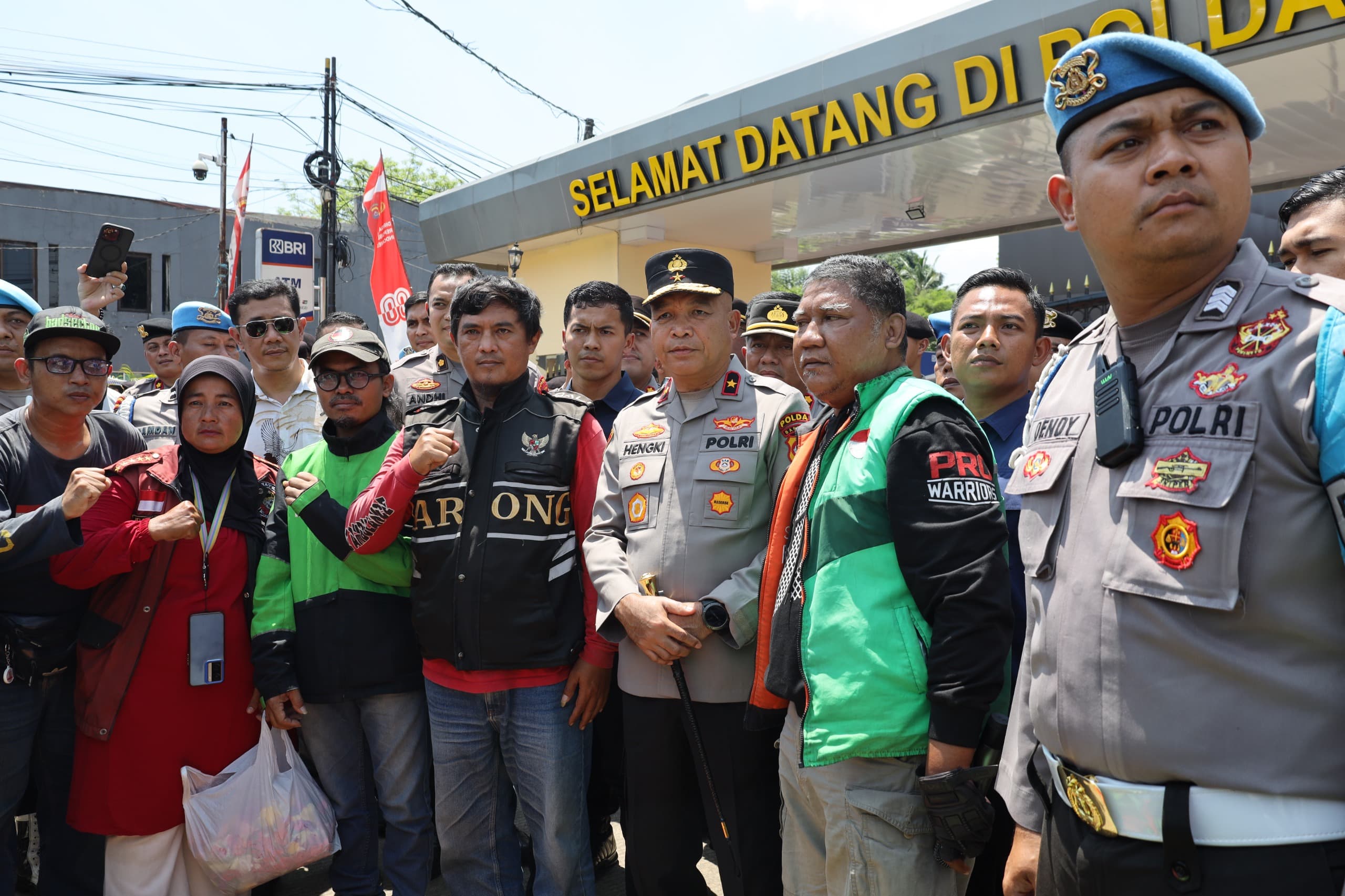 Kapolda Banten Temui Aksi Solidaritas Ojol, Tegaskan Proses Hukum Berjalan Tegas dan Transparan
