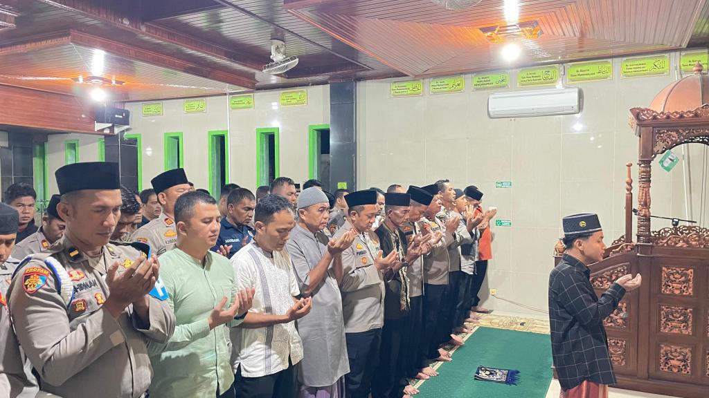 Polres Dharmasraya Gelar Sholat Ghaib dan Doa untuk Korban Demo DPR RI Ojol Affan Kurniawan, Bersama Elemen Masyarakat dan&nbsp;Mahasiswa