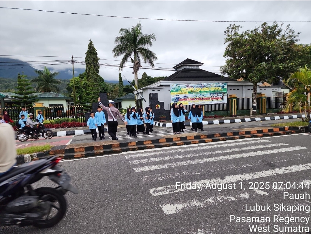 Satlantas Polres Pasaman Antisipasi Kerawanan Lalin Commander Wish Pagi