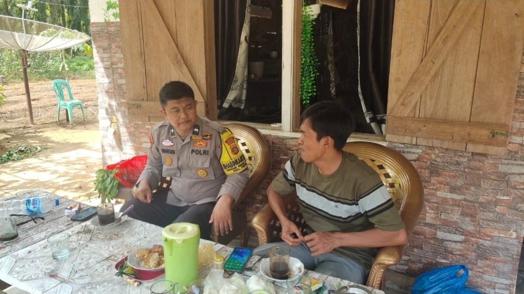 Bhabinkamtibmas Nagari Ranah Palabi Ajak Warga Tanam Jagung Dukung Ketahanan Pangan&nbsp;Nasional