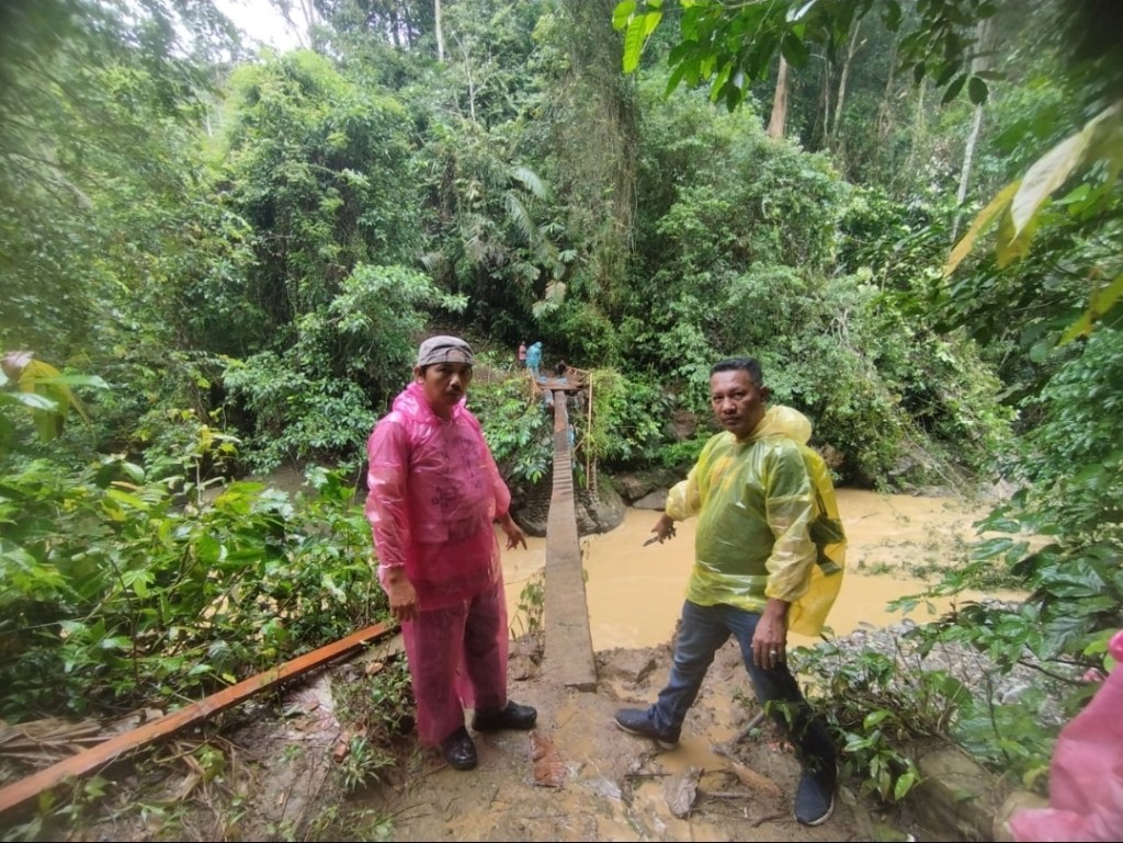 Kapolda Sumbar Peduli, Atasi&nbsp; Cepat Jembatan Roboh di Dua Koto, Wujud Kepedulian Polri untuk&nbsp;Masyarakat