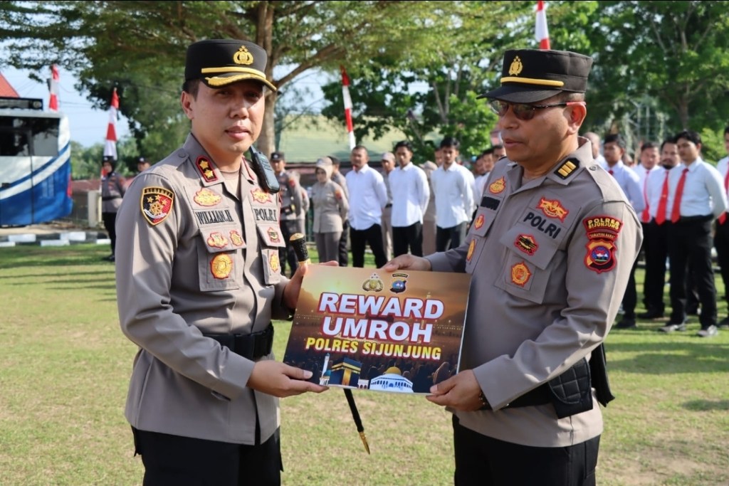Kapolres Sijunjung Berikan Reward Umroh kepada Personel Polres&nbsp;Sijunjung
