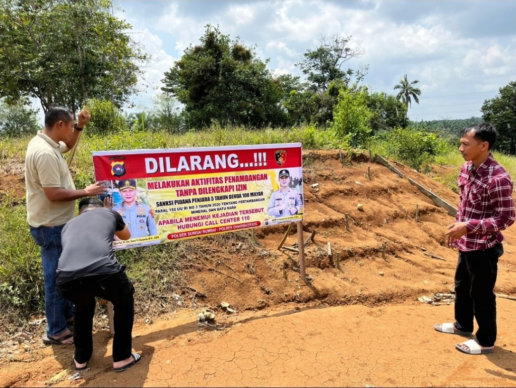 Polsek Sungai Rumbai Himbau Warga Stop Tambang Ilegal di Sungai&nbsp;Batanghari