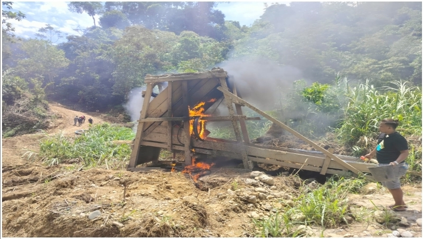 Penertiban Tambang Emas Ilegal di Sungai Batang Pasaman, Polres Pasaman Musnahkan Peralatan&nbsp;PETI