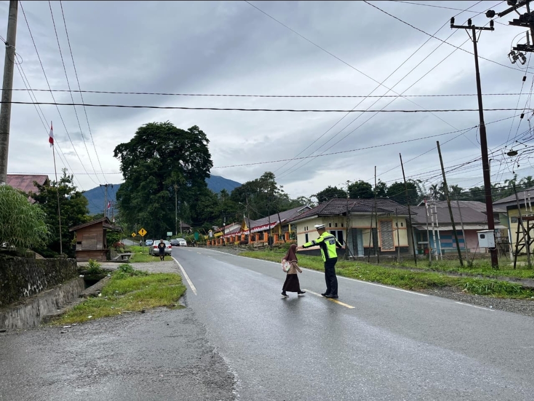 Jalan Licin, Lalu Lintas Aman: Polres Solok Selatan All Out Jaga Keselamatan Warga
