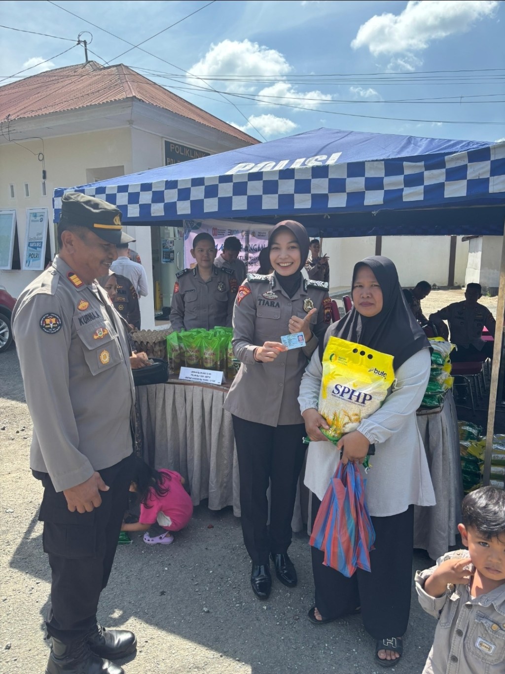 Polres 50 kota Gelar Bazar Gerakan Pangan Murah Serentak Dukung Stabilitasi Harga dan Pasokan&nbsp;Pangan