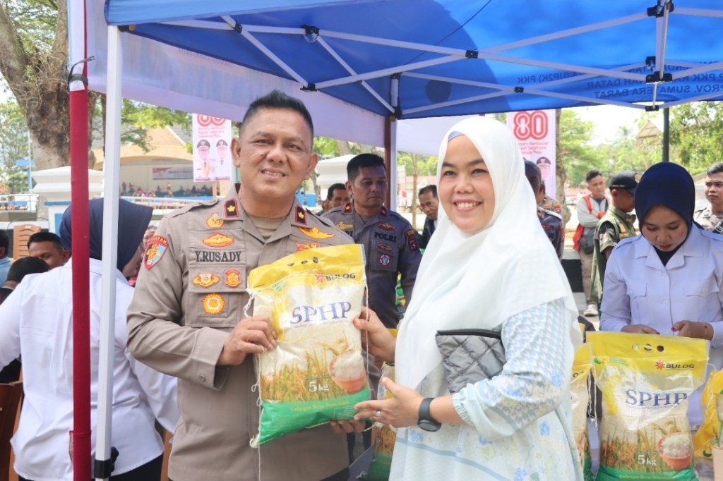 Gerakan Pangan Murah Lapangan Cindua Mato wujud sinergitas Polres Tanah Datar dan Pemda Tanah&nbsp;Datar