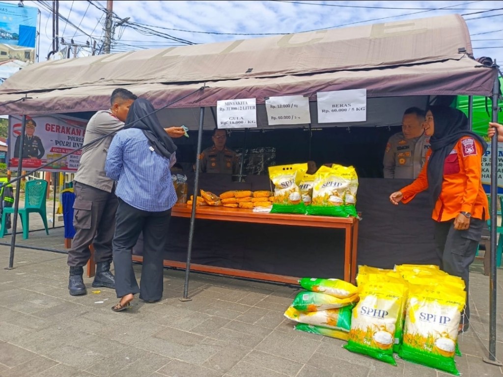 Gerakan Pangan Murah Polres Sawahlunto, Polri Untuk Masyarakat Semakin Dekat dan&nbsp;Peduli