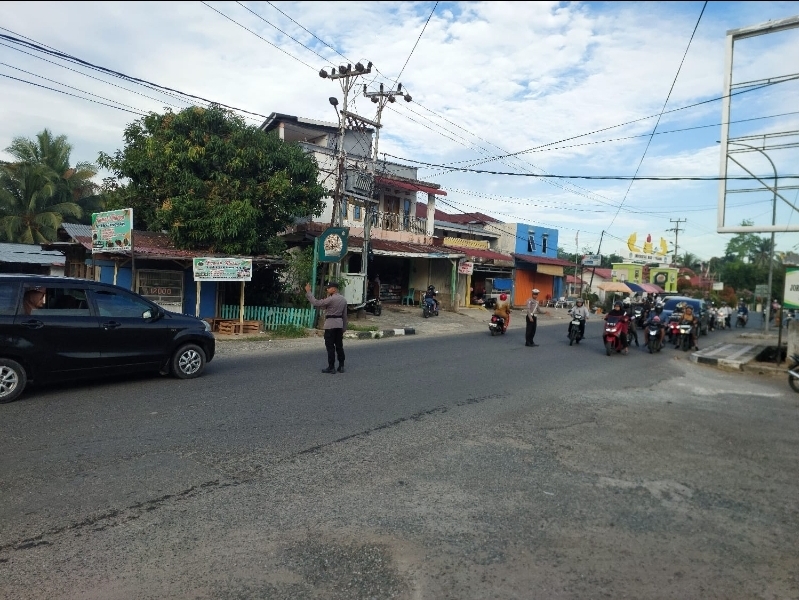 Ciptakan Kamseltibcar Aman, Tertib dan Lancar, Personel Polres Sijunjung Laksanakan Kegiatan Preventif&nbsp;Pagi