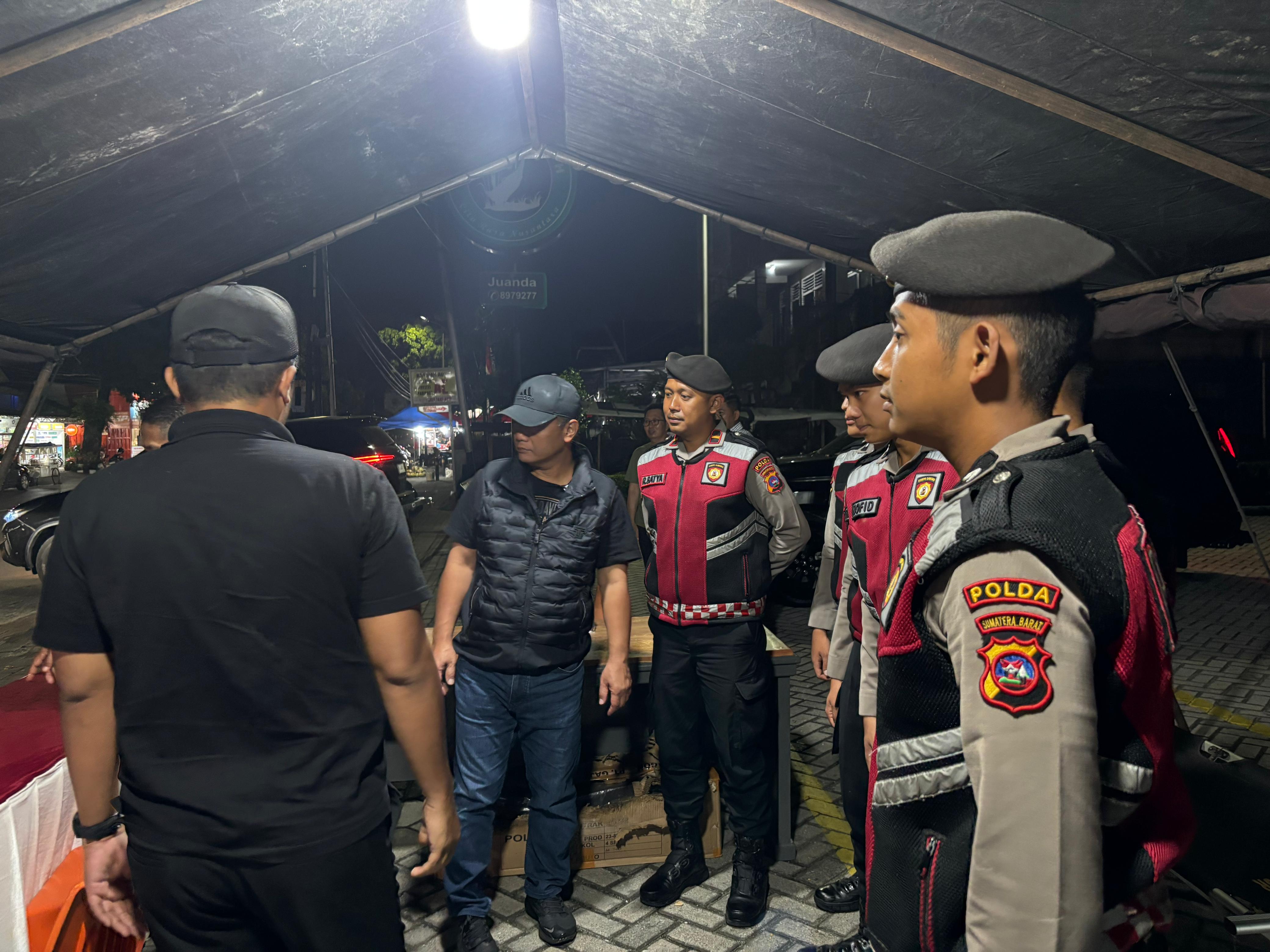Kapolda Sumbar Semangati Personel Saat Tinjau Pos Pengamanan Terpadu Bersama Wagub dan Wakil Ketua DPRD Provinsi