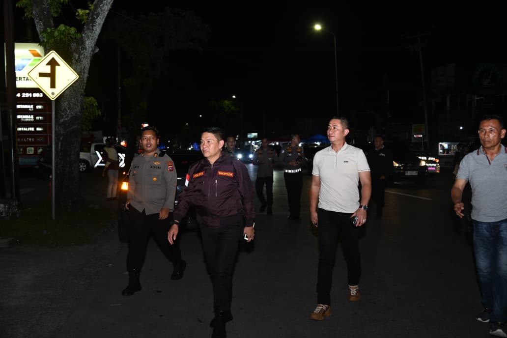 Wakapolda Sumbar Pimpin Patroli Keamanan Pasca Unjuk Rasa di Padang