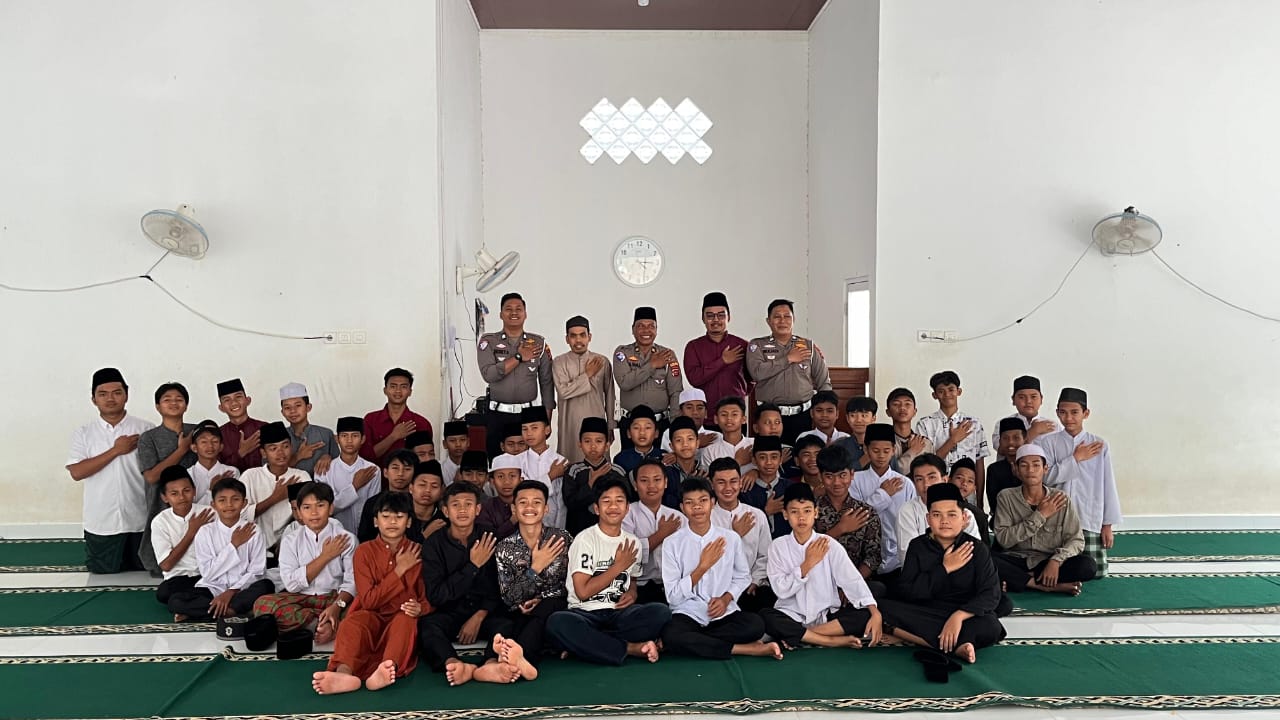 Satlantas Polres Sijunjung Gelar Kampanye Keselamatan Lalu Lintas di Ponpes As-Salam