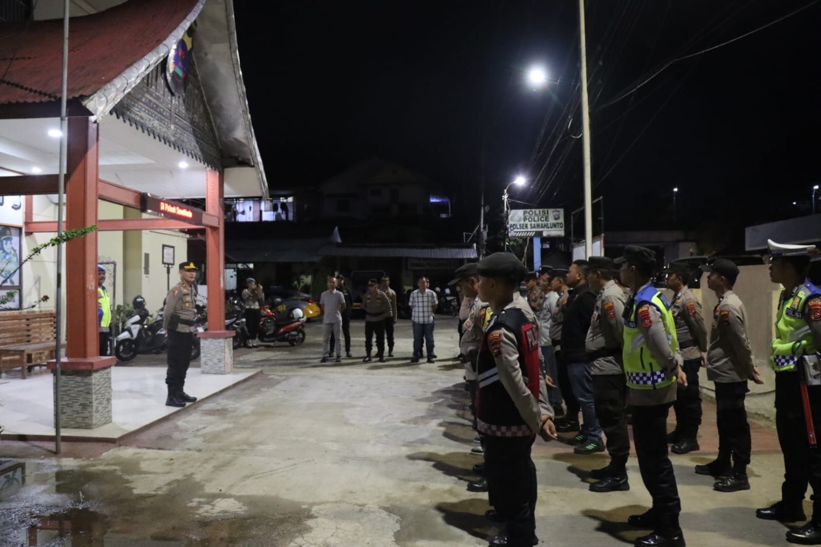 Kapolres Sawahlunto dan Ibu Hadiri Meriahkan Festival Carnaval SISSCA 2025 di Kota Sawahlunto