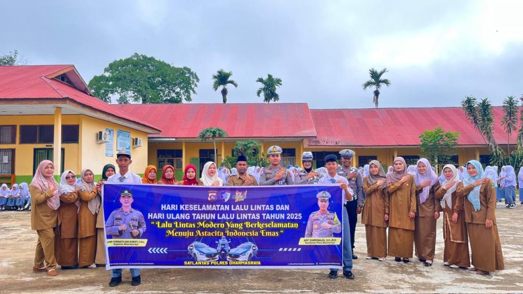 Polres Dharmasraya Gelar Upacara Keselamatan Berlalu Lintas di Empat&nbsp;Sekolah