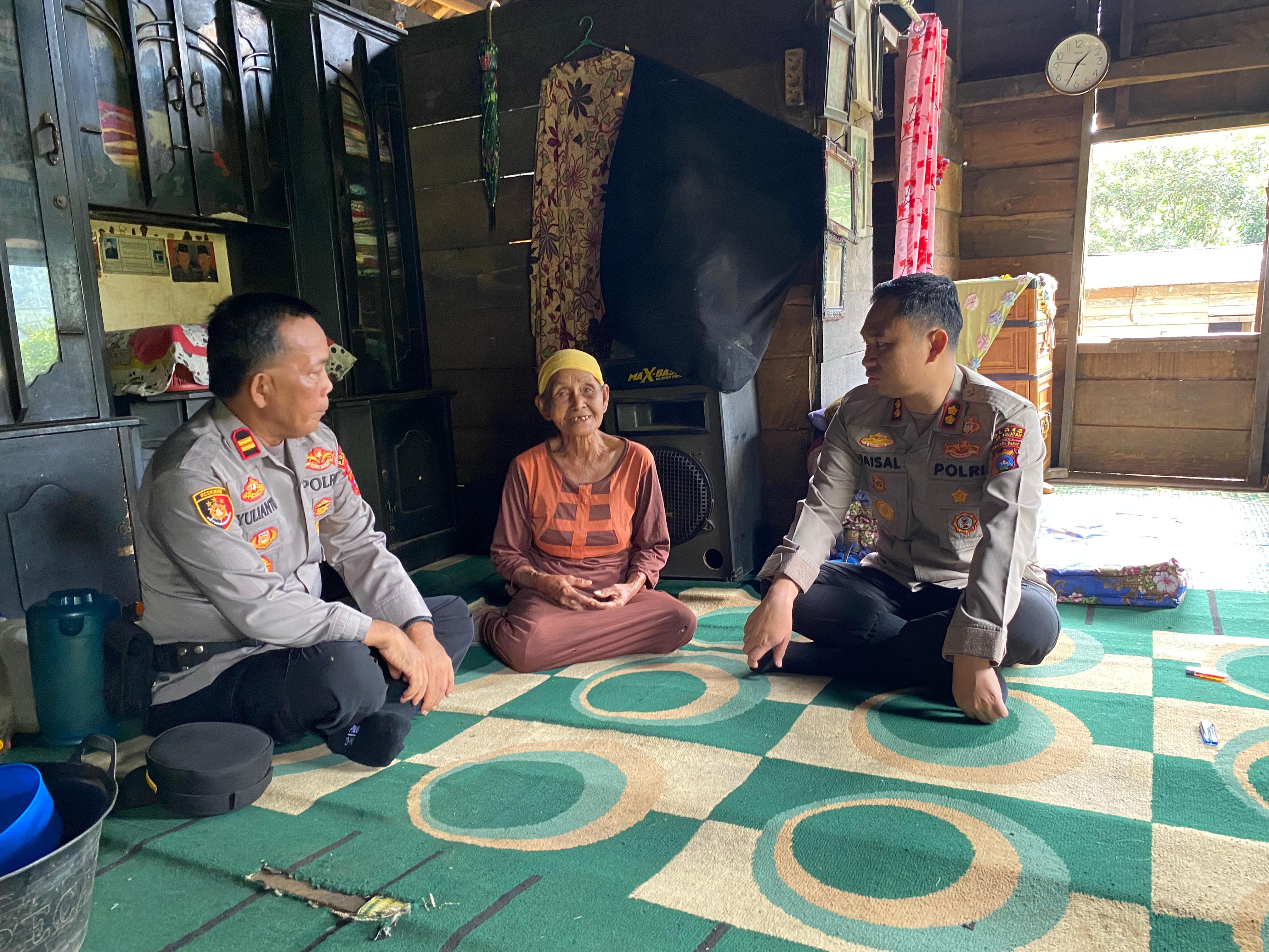Kapolres Solok Selatan Kunjungi Ibu Kartini Sebagai Bukti Kepedulian ke Masyarakat yang Membutuhkan
