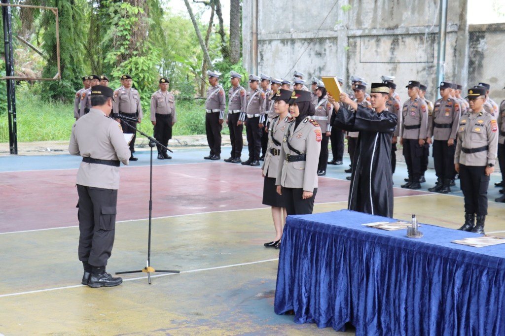 Kapolres Pasaman Barat Memimpin Upacara Serah Terima Jabatan Kasat Lantas Berlangsung&nbsp;Khidmat