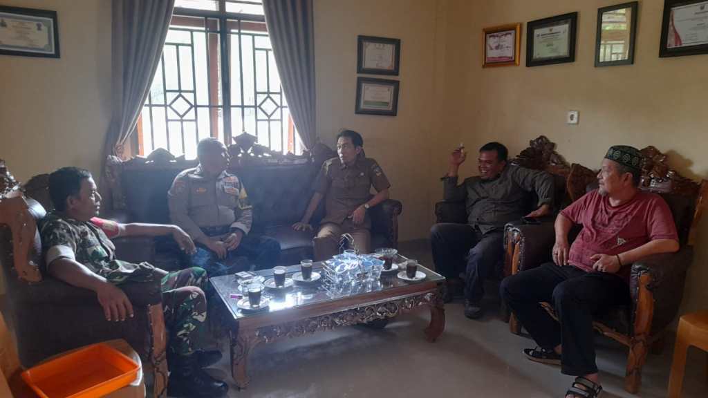 Bhabinkamtibmas Gelar Musyawarah Aktifkan Kembali Pos Kamling di Nagari Abai&nbsp;Siat