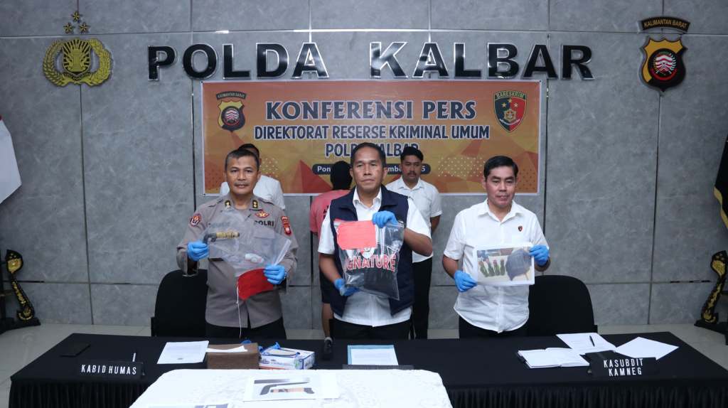 Polda Kalbar Tangkap Empat Penyusup Aksi Masa di Mapolda dan kantor DPRD&nbsp; Provinsi Kalbar, Bom Molotov dan Senjata Tajam&nbsp;Disita