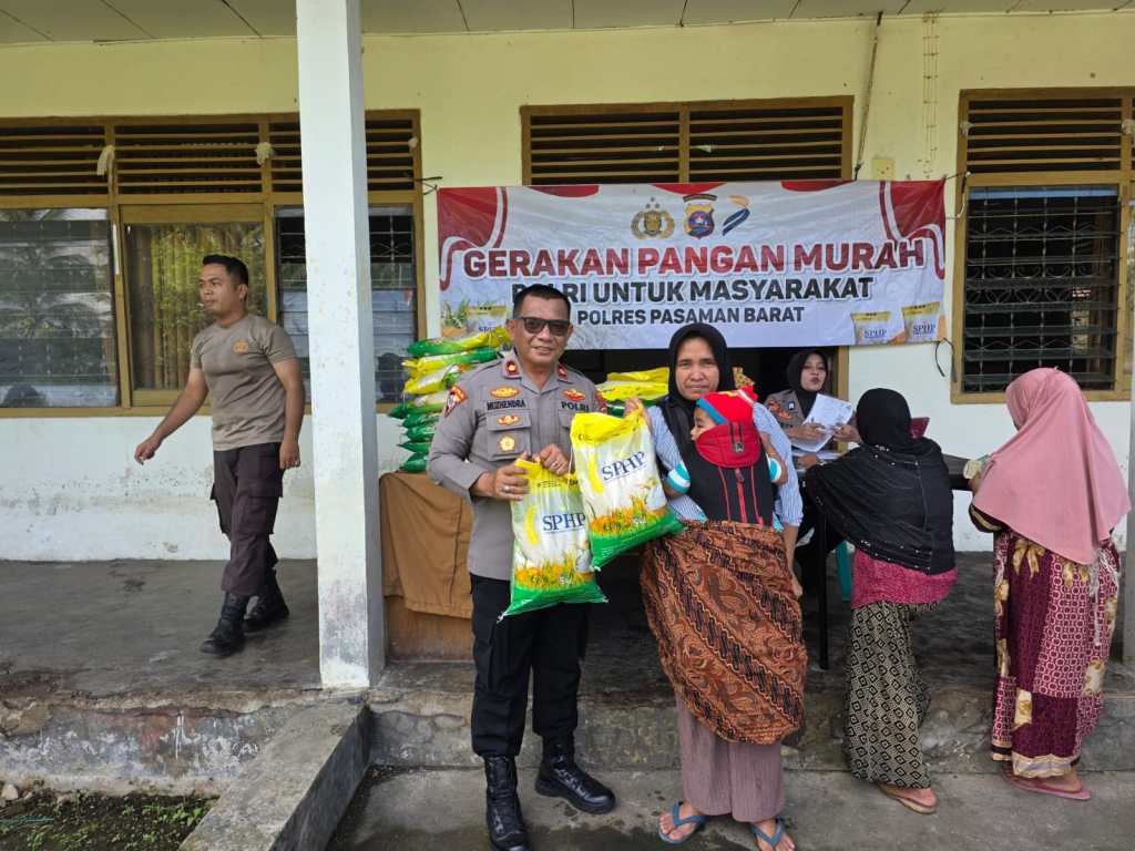 Gerakan Pangan Murah, Polres Pasaman Barat Distribusikan Beras SPHP di Plasma III Bukit&nbsp;Nilam