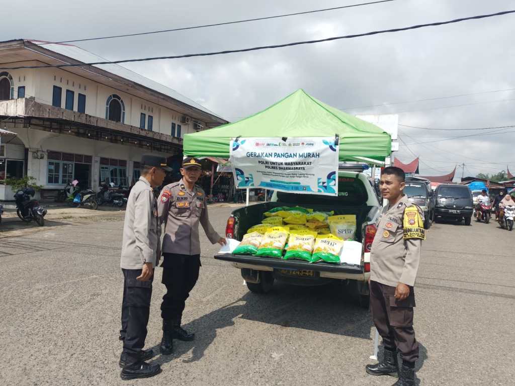 Polsek Pulau Punjung Salurkan Beras SPHP untuk Bantu Stabilitas Harga&nbsp;Pangan