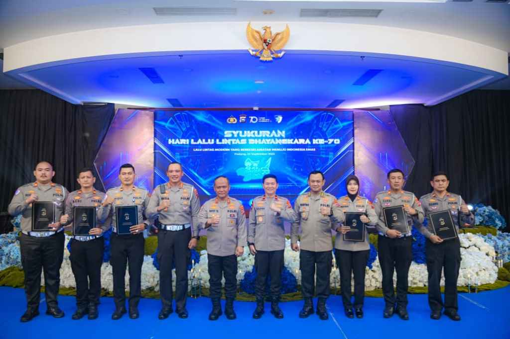 Kasat Lantas Polres Dharmasraya Raih Penghargaan dari Kapolda Sumatera&nbsp;Barat