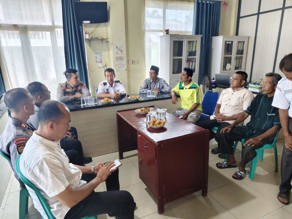 Kapolres Sijunjung Silaturahmi Dengan Tokoh Masyarakat Nagari Langki Untuk Mengetahui Langsung Situasi&nbsp;Kamtibmas