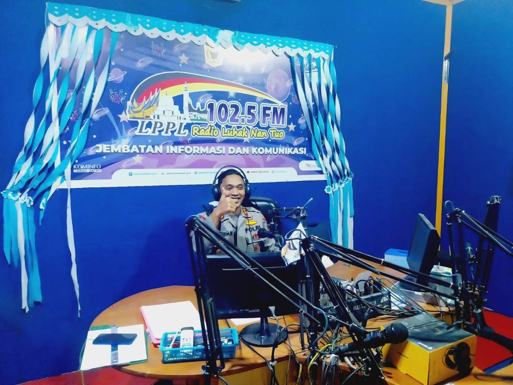 Kapolres Tanah Datar Kunjungi Radio Luhak Nan Tuo: Perkuat Sinergi dan Edukasi&nbsp;Masyarakat