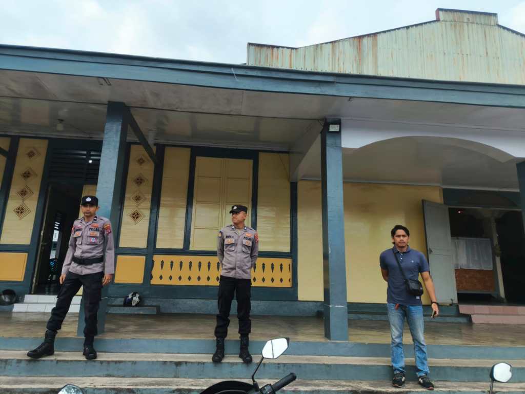 Personel Polres Padang Panjang Laksanakan Pengamanan Ibadah di&nbsp;Gereja
