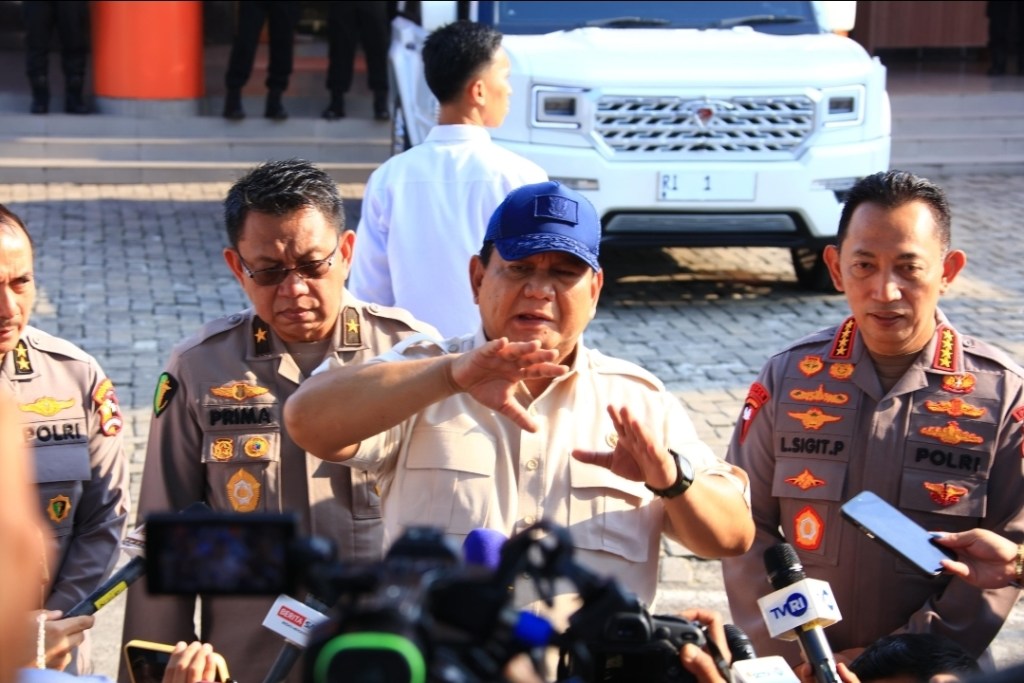 Prabowo: Polisi Terluka Saat Ricuh Akan Dapat Kenaikan Pangkat Luar&nbsp;Biasa