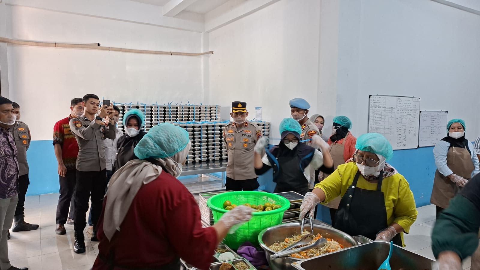 Waka Polres 50 Kota Kunjungi SPPG Yayasan Kemala Bhayangkari dan Tatap Muka Bersama Siswa SMA Negeri 1 Harau